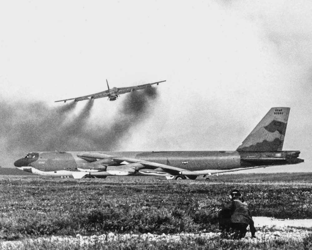 Chiếc máy bay B.52 tại GUAM
