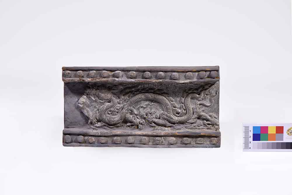 Terracotta box brick decorated with dragon pattern